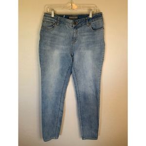 Garnet Hill | Light Wash Essential Slim Denim Jean Size 29